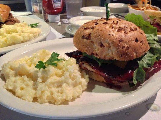 Double D’s Sports Grille